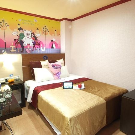 Golden Swallow Hotel Hsinchu Esterno foto