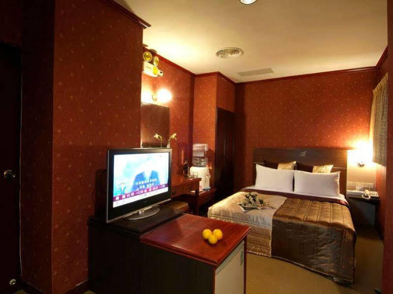 Golden Swallow Hotel Hsinchu Esterno foto