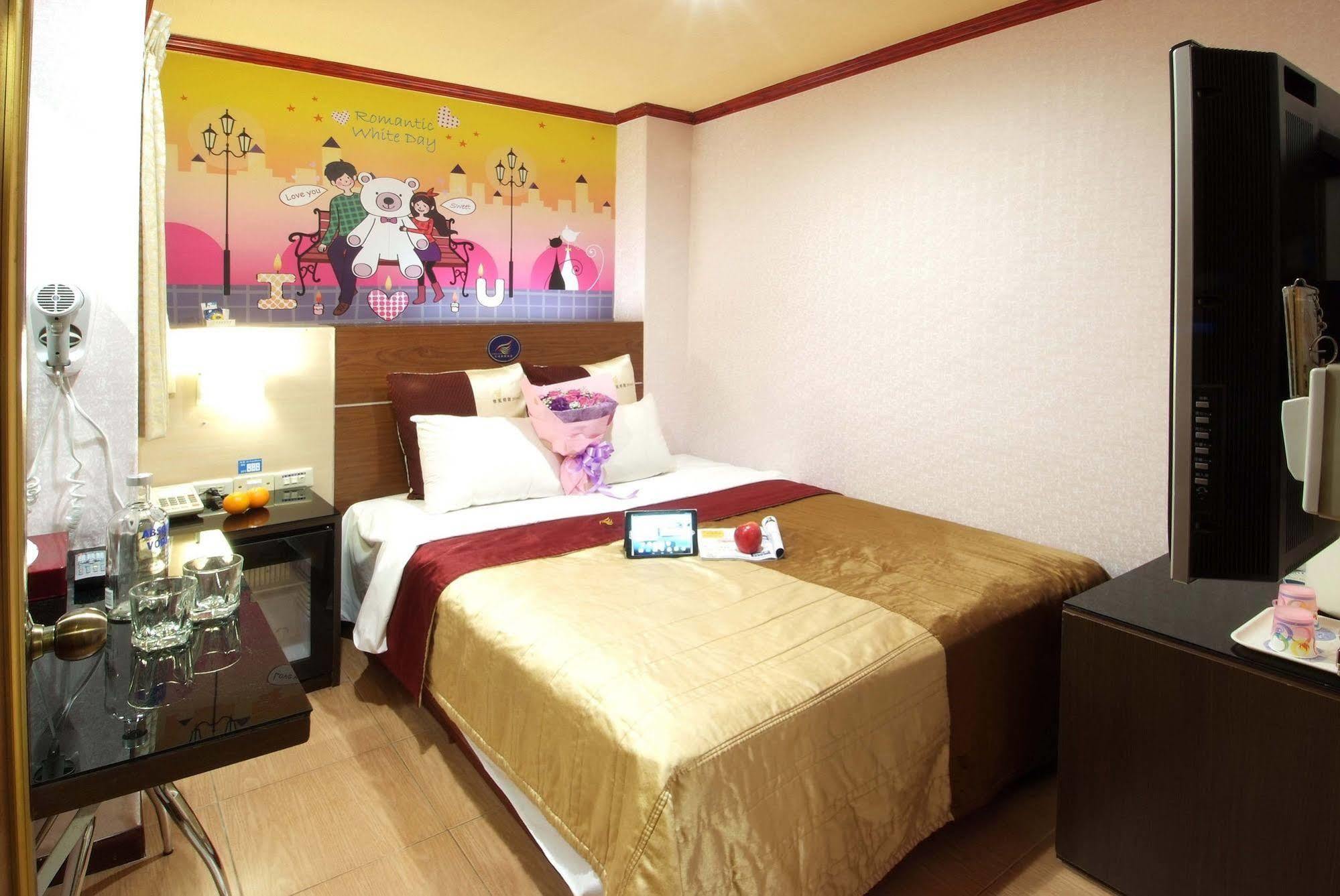 Golden Swallow Hotel Hsinchu Esterno foto
