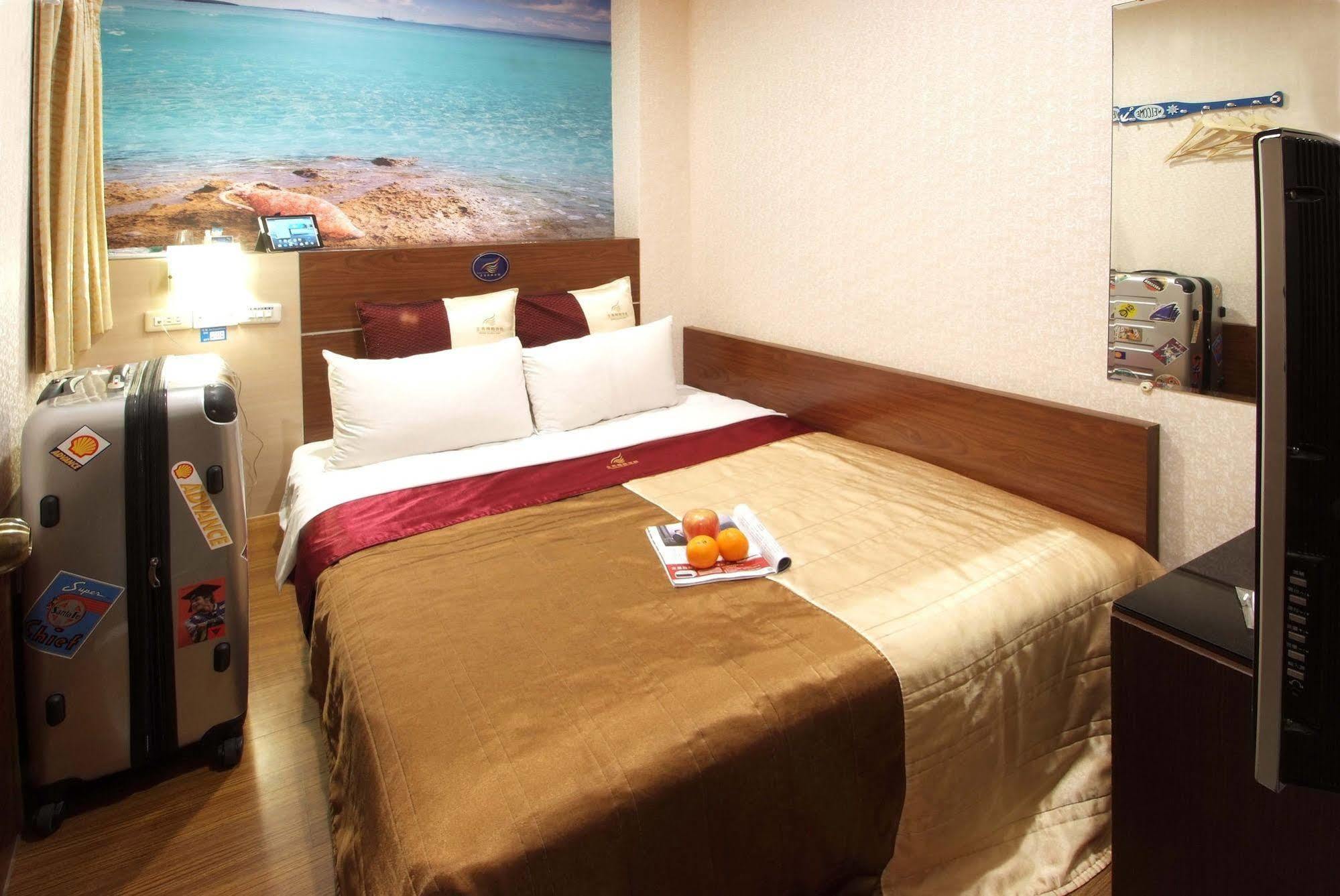 Golden Swallow Hotel Hsinchu Esterno foto