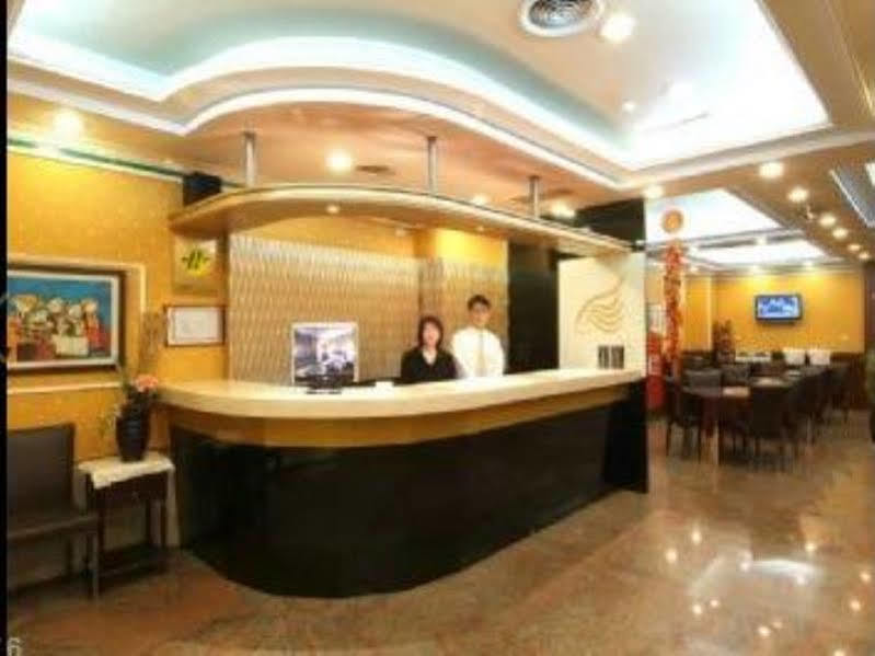Golden Swallow Hotel Hsinchu Esterno foto