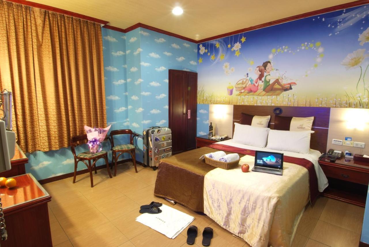 Golden Swallow Hotel Hsinchu Esterno foto