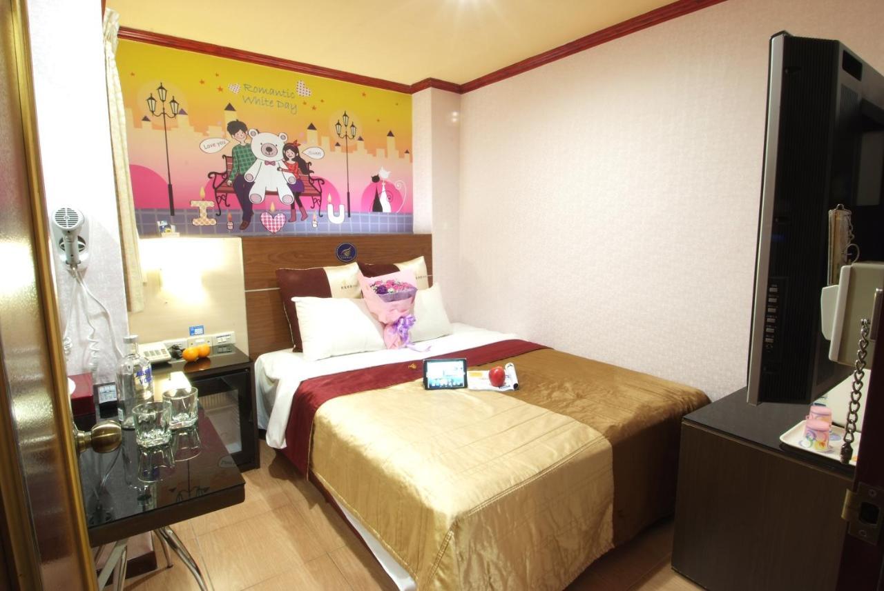 Golden Swallow Hotel Hsinchu Esterno foto